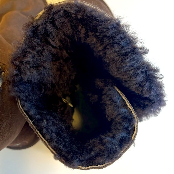 UGG Boots: S-9 - Picture 5 of 12